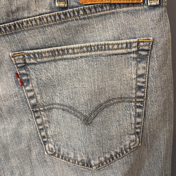 Levi’s 531 athletic slim. Distressed style jeans. Size 40 x 32. - Picture 7 of 11